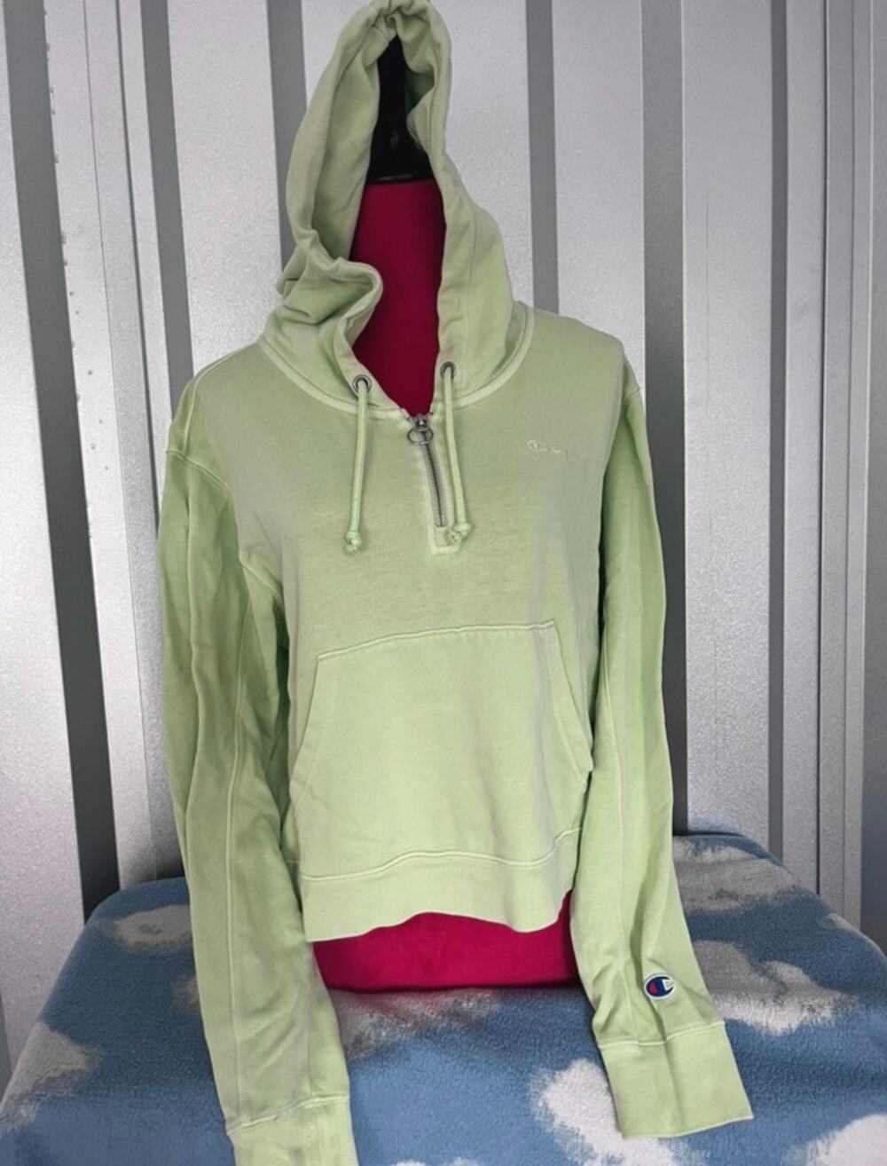 green champion hoodie